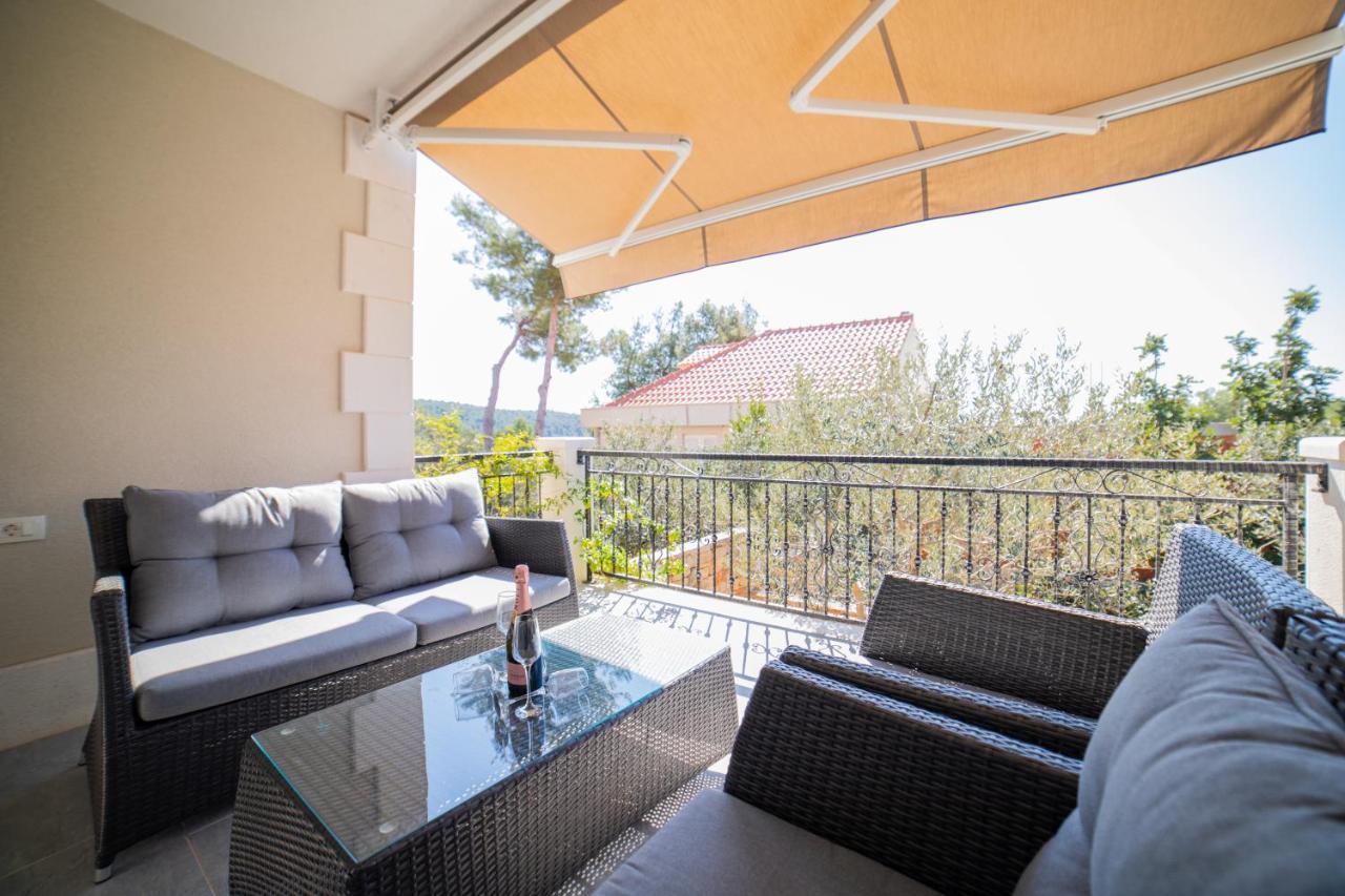 Villa Sun Garden - 4 Star Villa With Heated Swimming Pool, Quiet Bay, Bbq, 50M From The Sea ミルナ エクステリア 写真