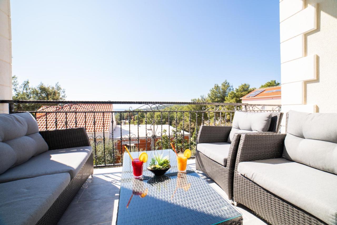 Villa Sun Garden - 4 Star Villa With Heated Swimming Pool, Quiet Bay, Bbq, 50M From The Sea ミルナ エクステリア 写真