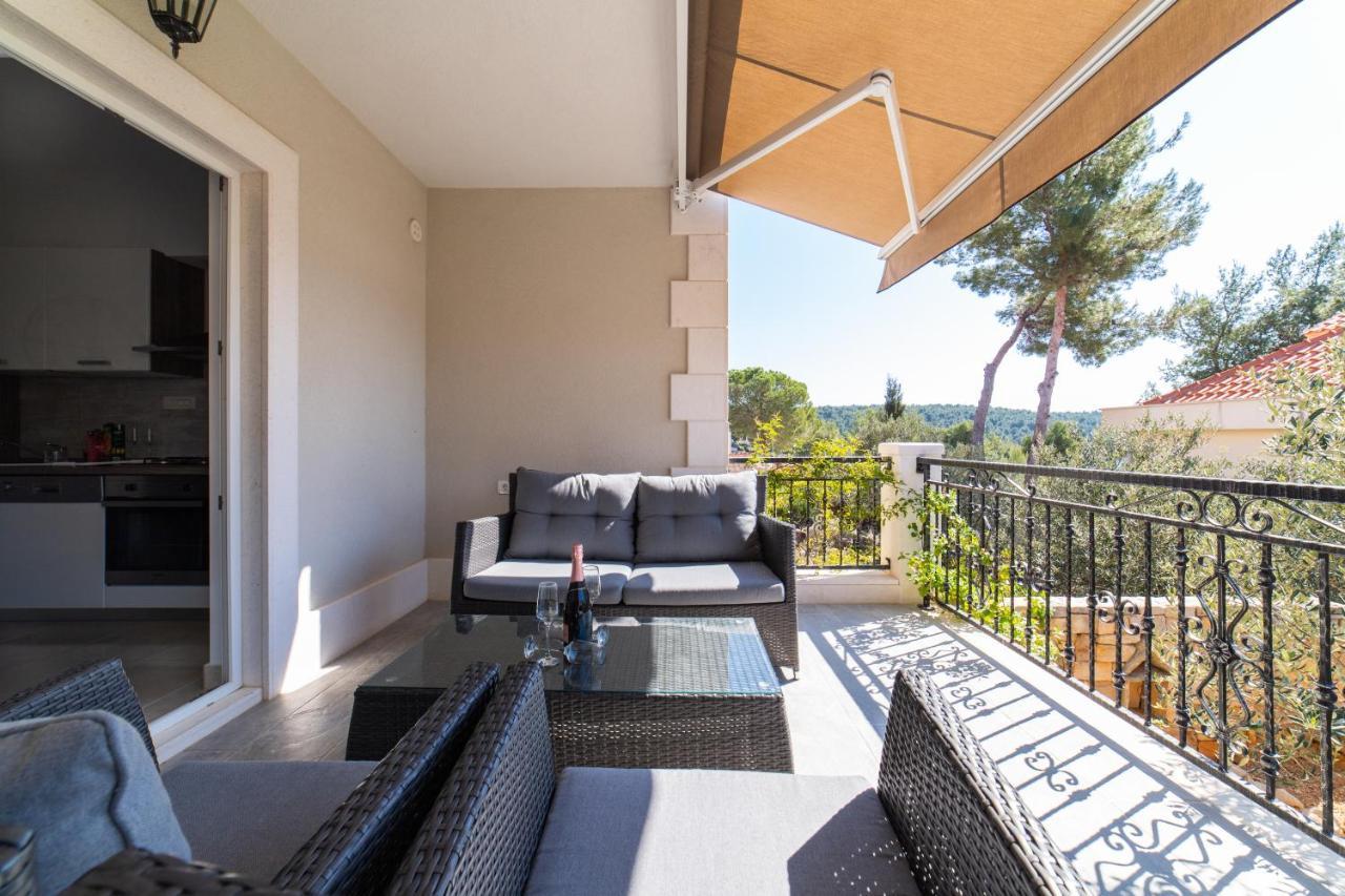 Villa Sun Garden - 4 Star Villa With Heated Swimming Pool, Quiet Bay, Bbq, 50M From The Sea ミルナ エクステリア 写真