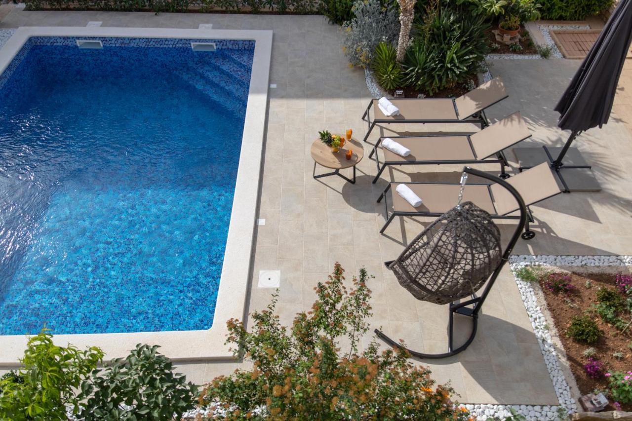 Villa Sun Garden - 4 Star Villa With Heated Swimming Pool, Quiet Bay, Bbq, 50M From The Sea ミルナ エクステリア 写真