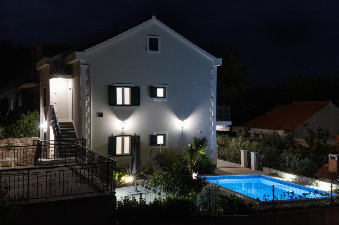 Villa Sun Garden - 4 Star Villa With Heated Swimming Pool, Quiet Bay, Bbq, 50M From The Sea ミルナ エクステリア 写真